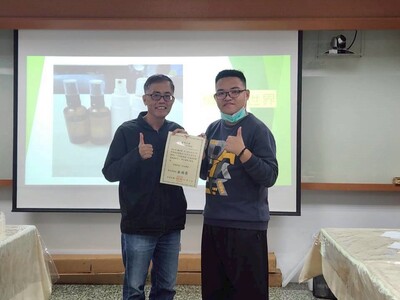 114-1群性活動【精油製作】－觀數系大四同學擔任講師圖片